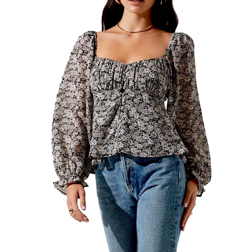 ASTR The Label Sweetheart Floral lightweight, spring Top Sz Med NWT